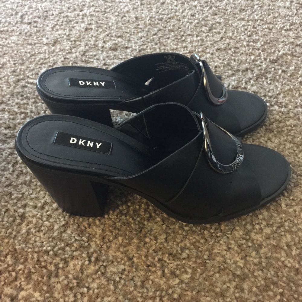 DKNY Block Heel Sandals, Size 7.5, Black - Picture 8 of 11